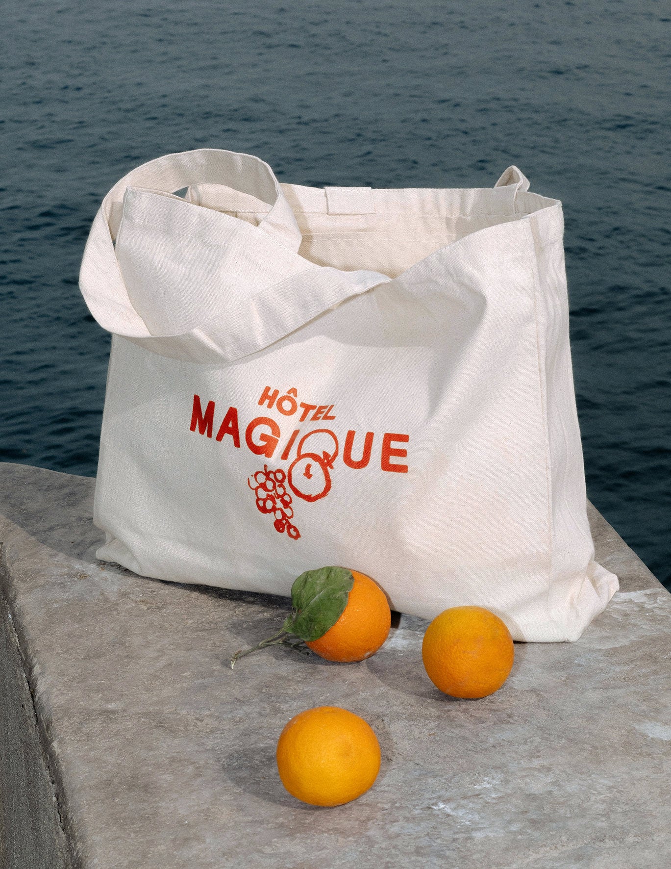 Red Fruity Magique tote bag